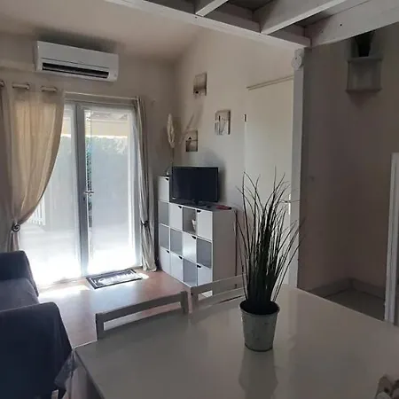 Ferienhaus Marines Du Roussillon En Duplex Tres Calme En Privee Avec Piscine - M65