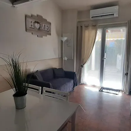 Ferienhaus Marines Du Roussillon En Duplex Tres Calme En Privee Avec Piscine - M65